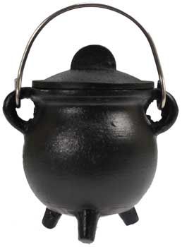 Plain cast iron cauldron w/ lid 3" Plain cast iron cauldron w/ lid 3"