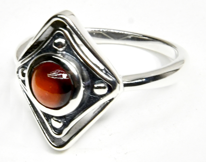 size 8 Hessonite ring size 8 Hessonite ring
